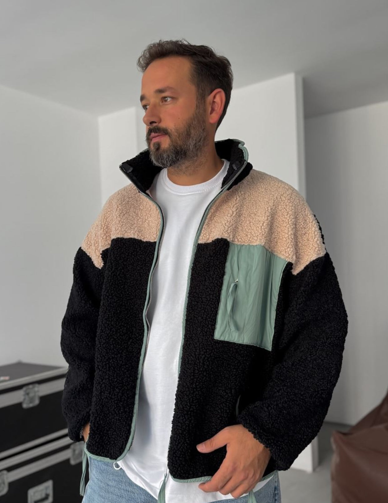 Side pocket zippered jacket - black  0088