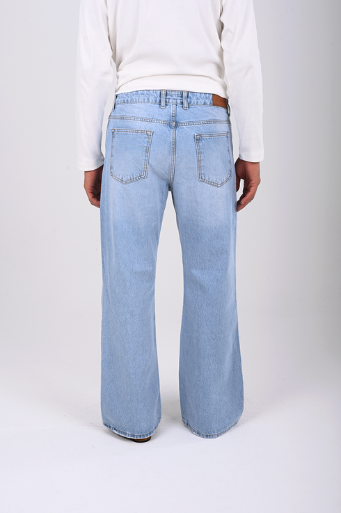 Relaxed Fit Light Wash Jeans- (P-0333)