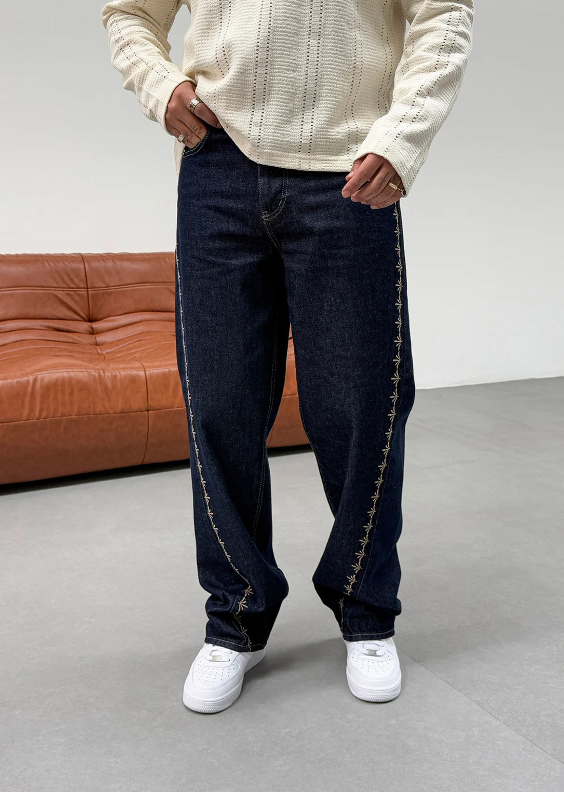White legs navy blue jeans - 0096