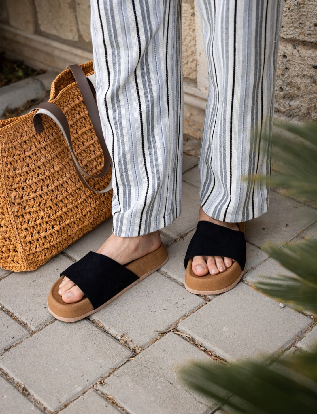 100% Leather sandals -black 009