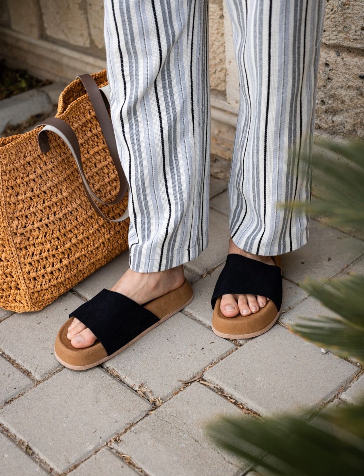 100% Leather sandals -black 009