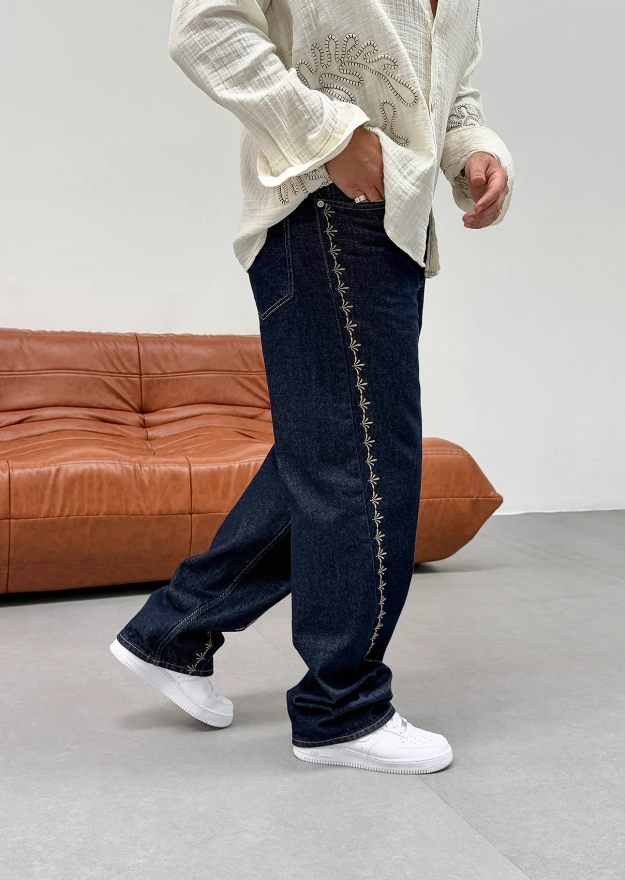 White legs navy blue jeans - 0097