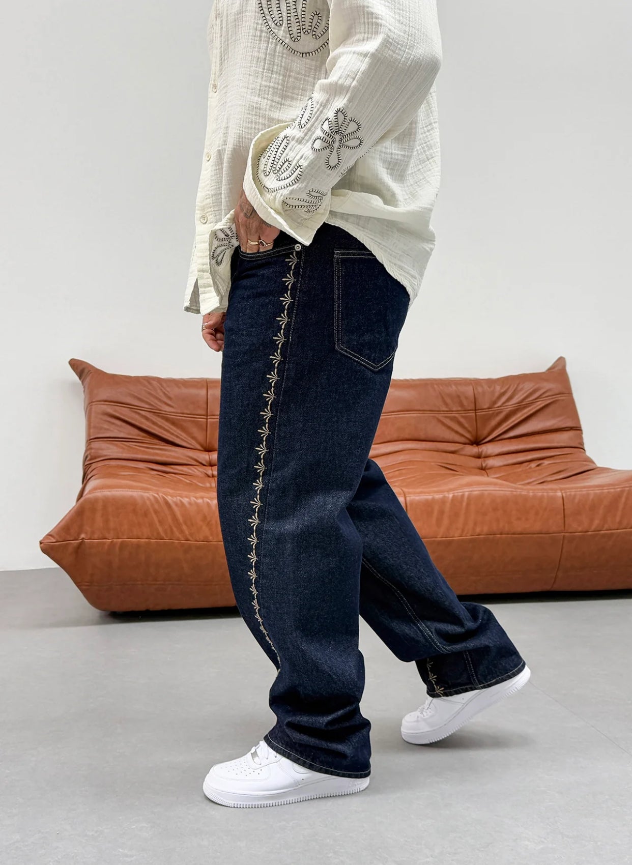 White legs navy blue jeans - 0097