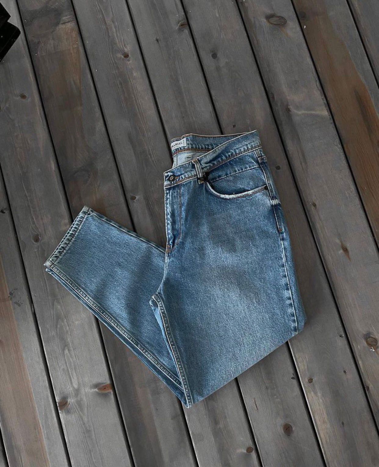 Relaxed Fit Light Wash Denim - Art 3324 / k 19