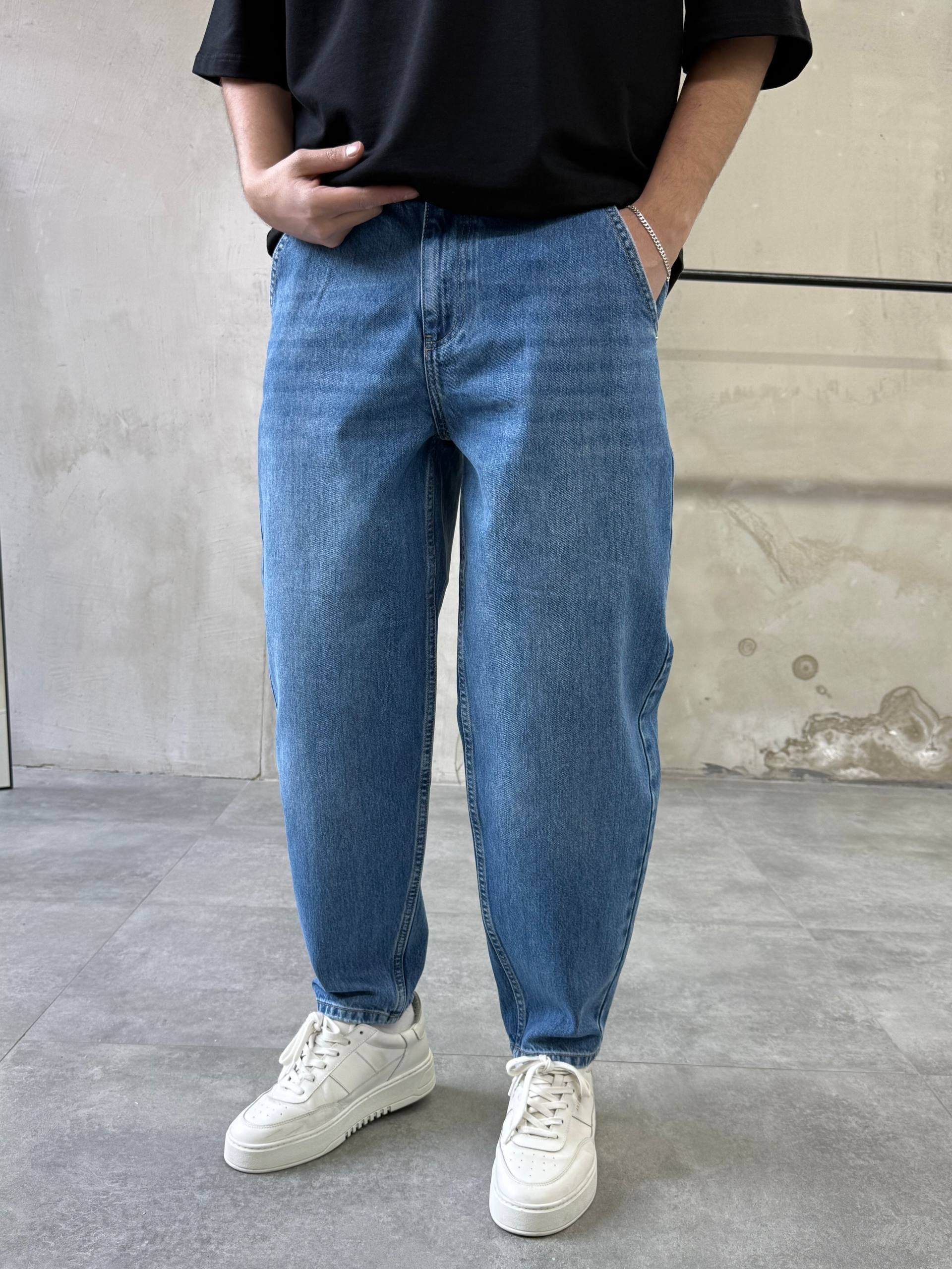 Relaxed Fit Tapered Jeans – Light Blue Wash - mom fit 3286 - k19