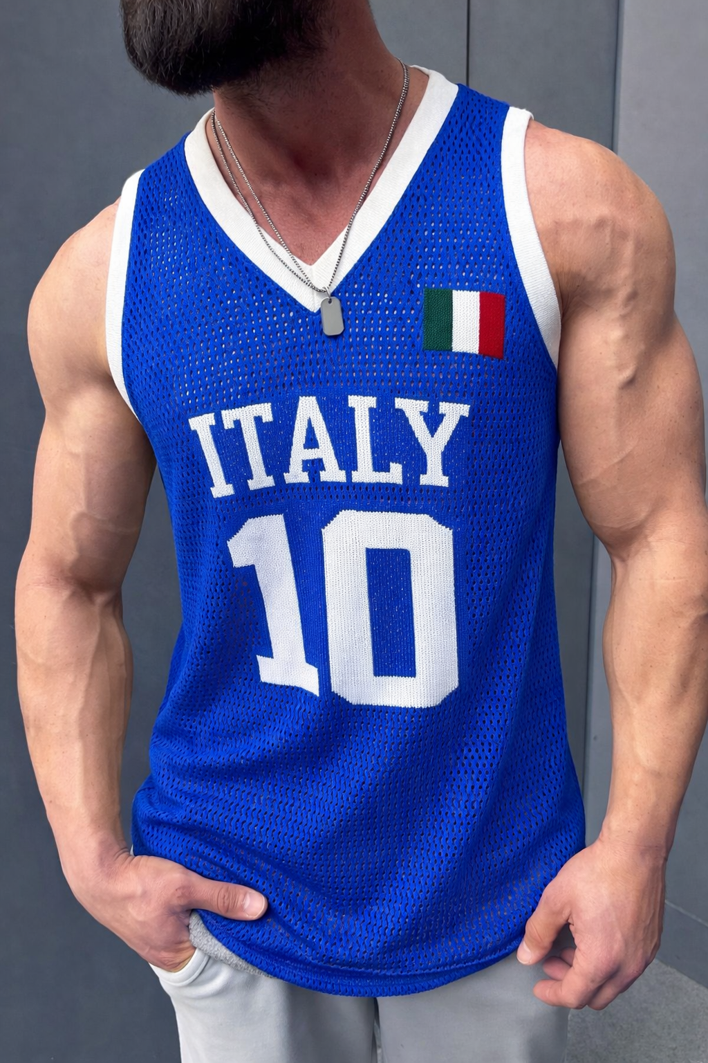 Sleeveless V-Neck / Italy 0205