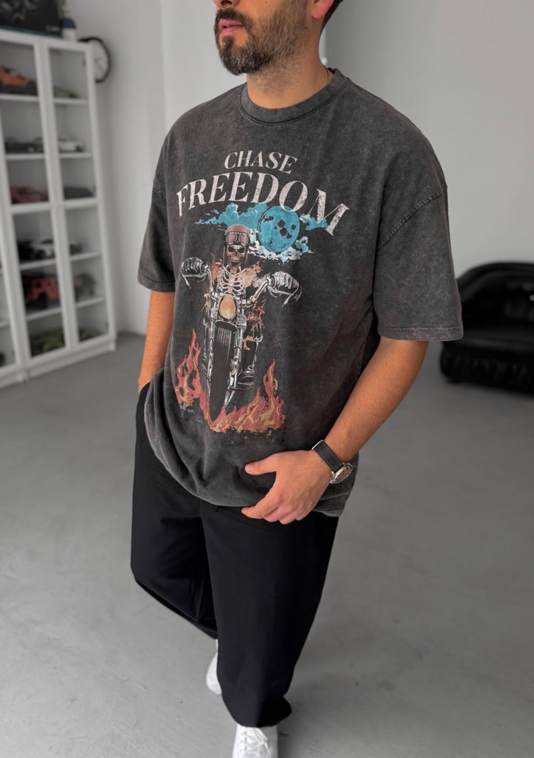 CHASE FREEDOM Graphic T-Shirt – Washed black - 0180