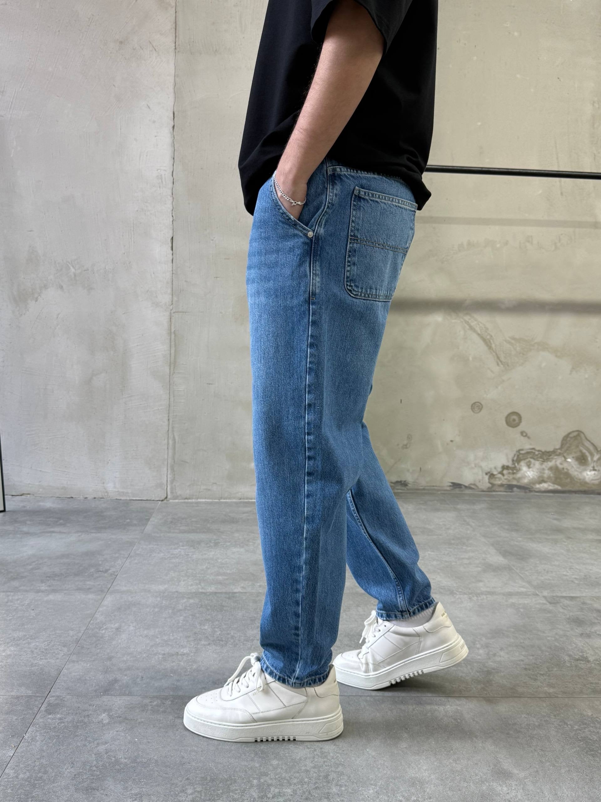 Relaxed Fit Tapered Jeans – Light Blue Wash - mom fit 3286 - k19