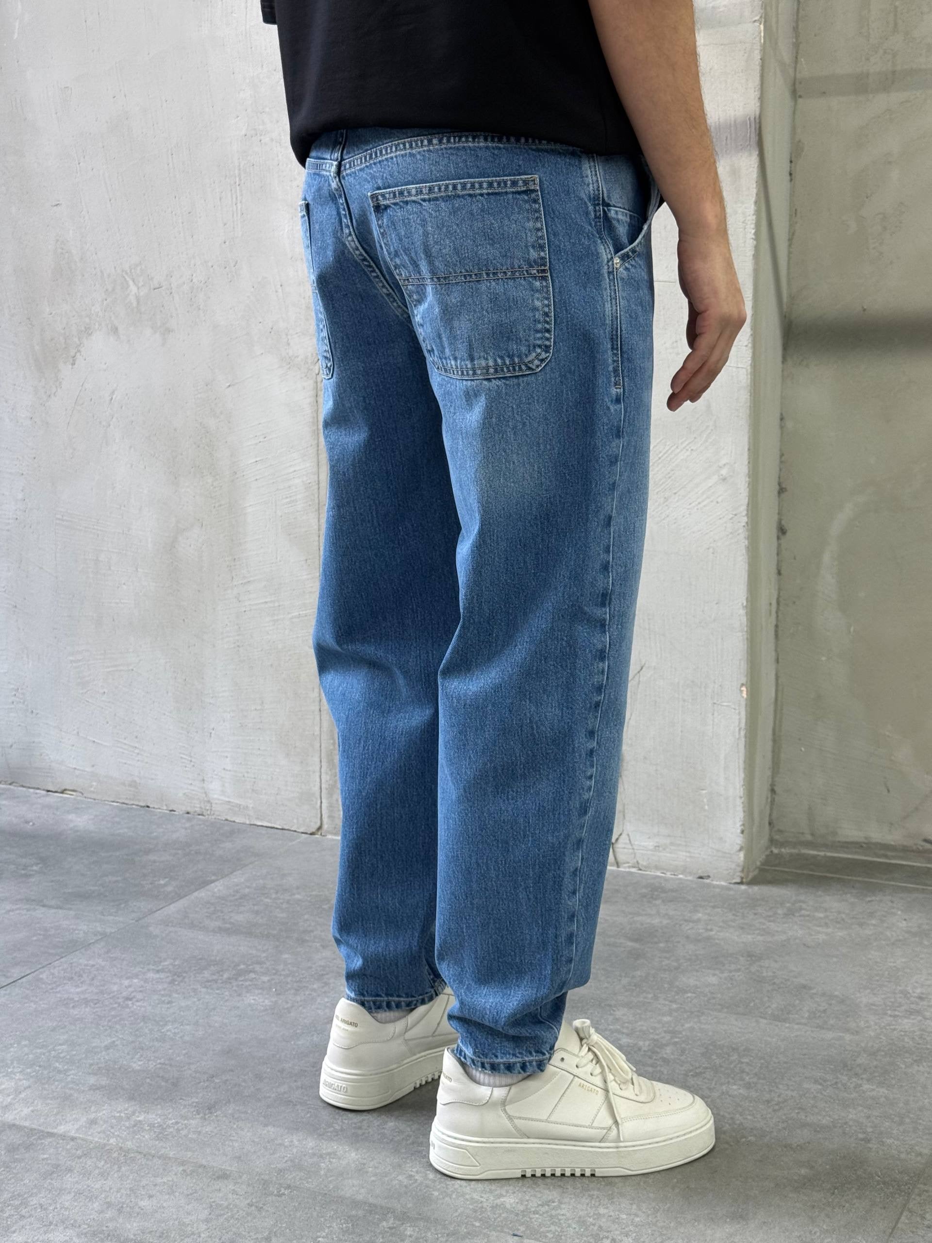 Relaxed Fit Tapered Jeans – Light Blue Wash - mom fit 3286 - k19