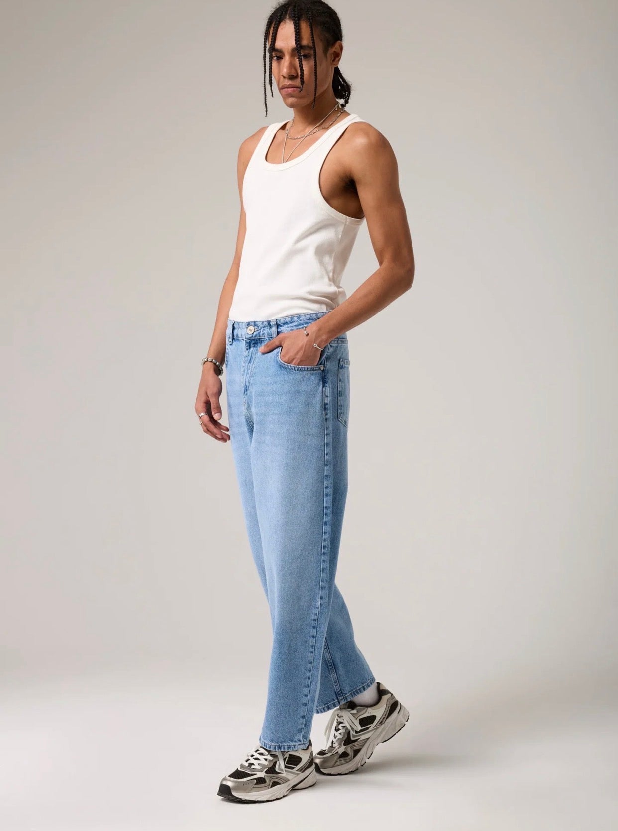 Light Wash Baggy Jeans / 2512- 0172