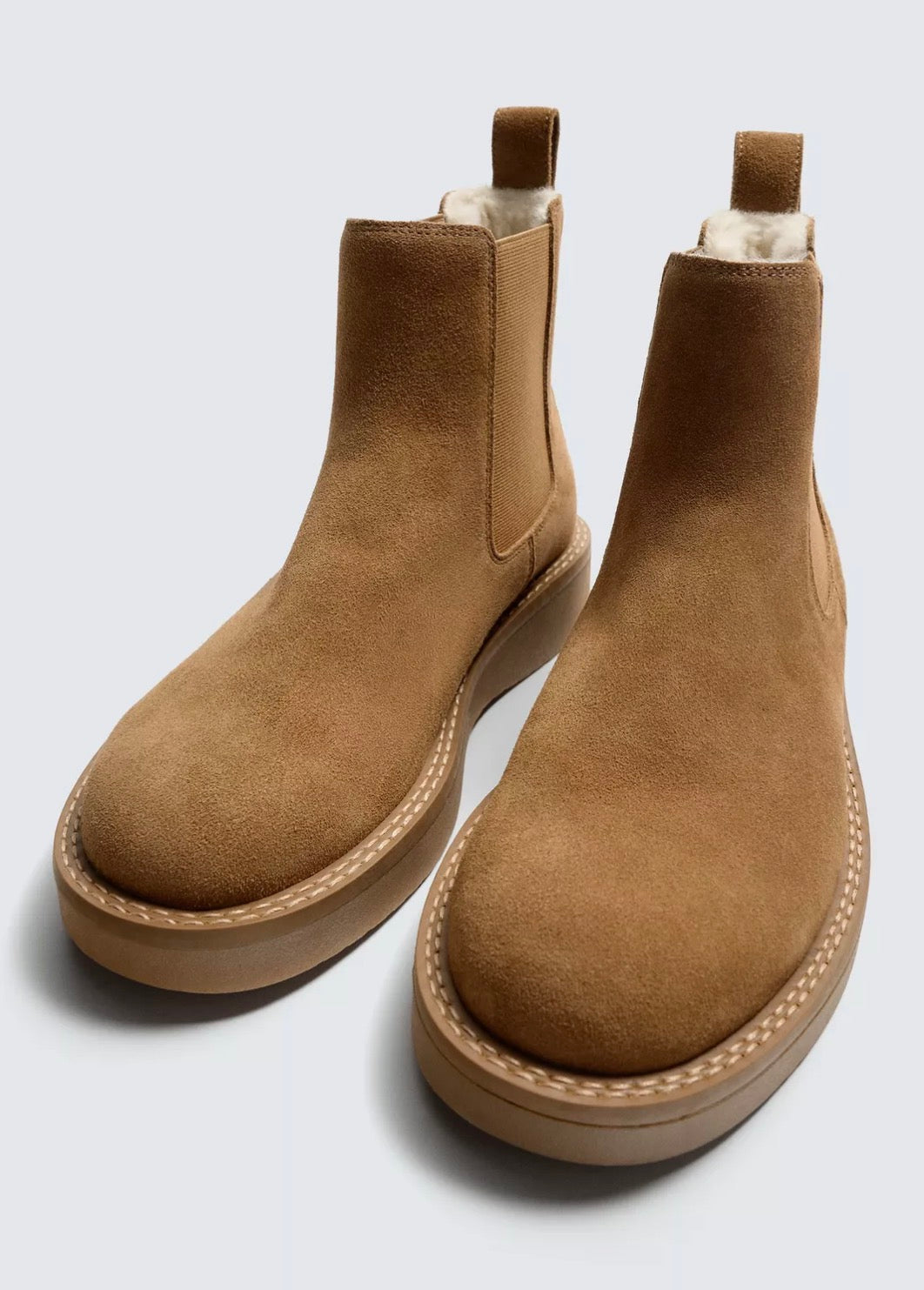 Leather Chelsea boots ( original Zara ) R 022