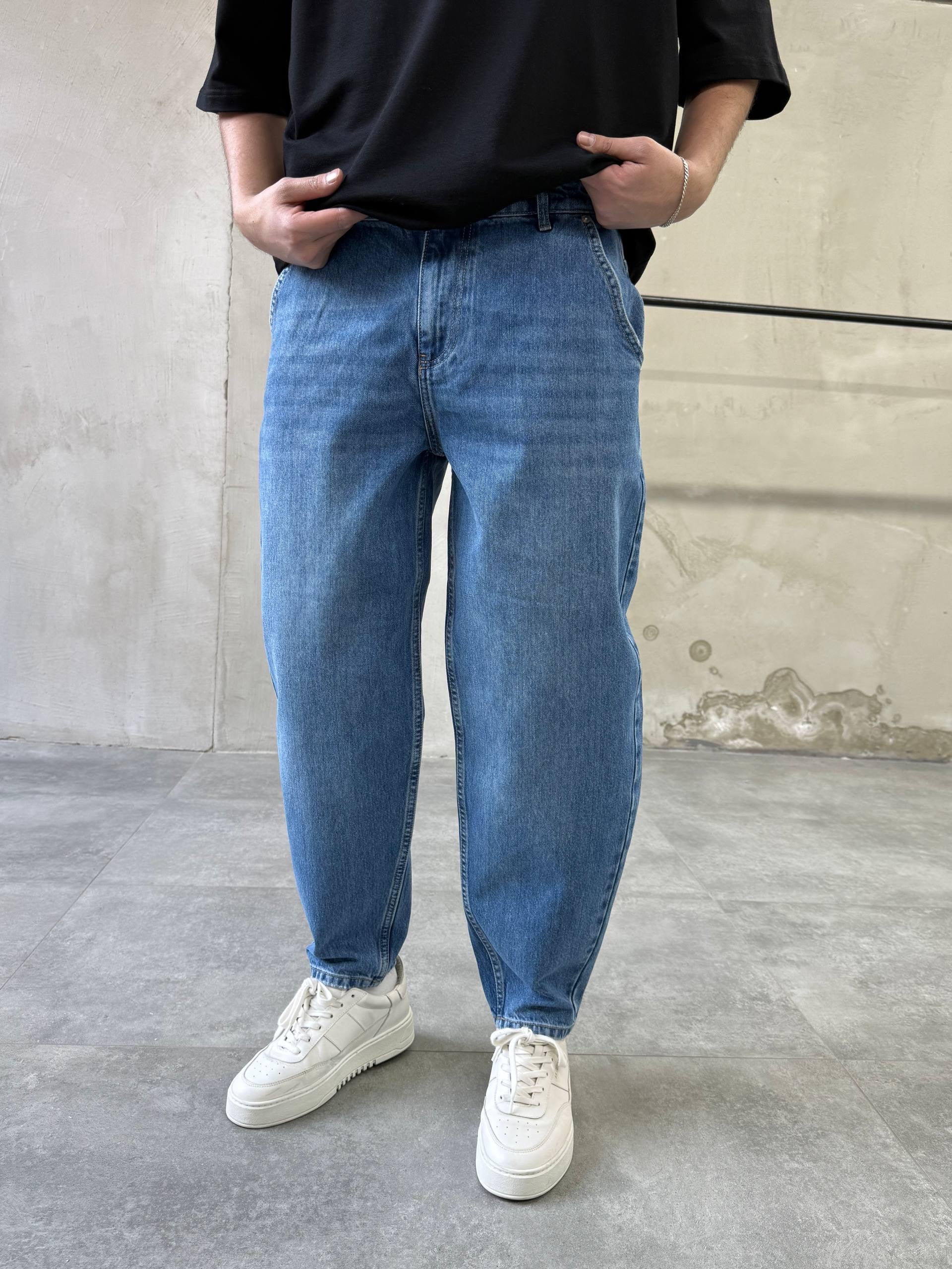 Relaxed Fit Tapered Jeans – Light Blue Wash - mom fit 3286 - k19