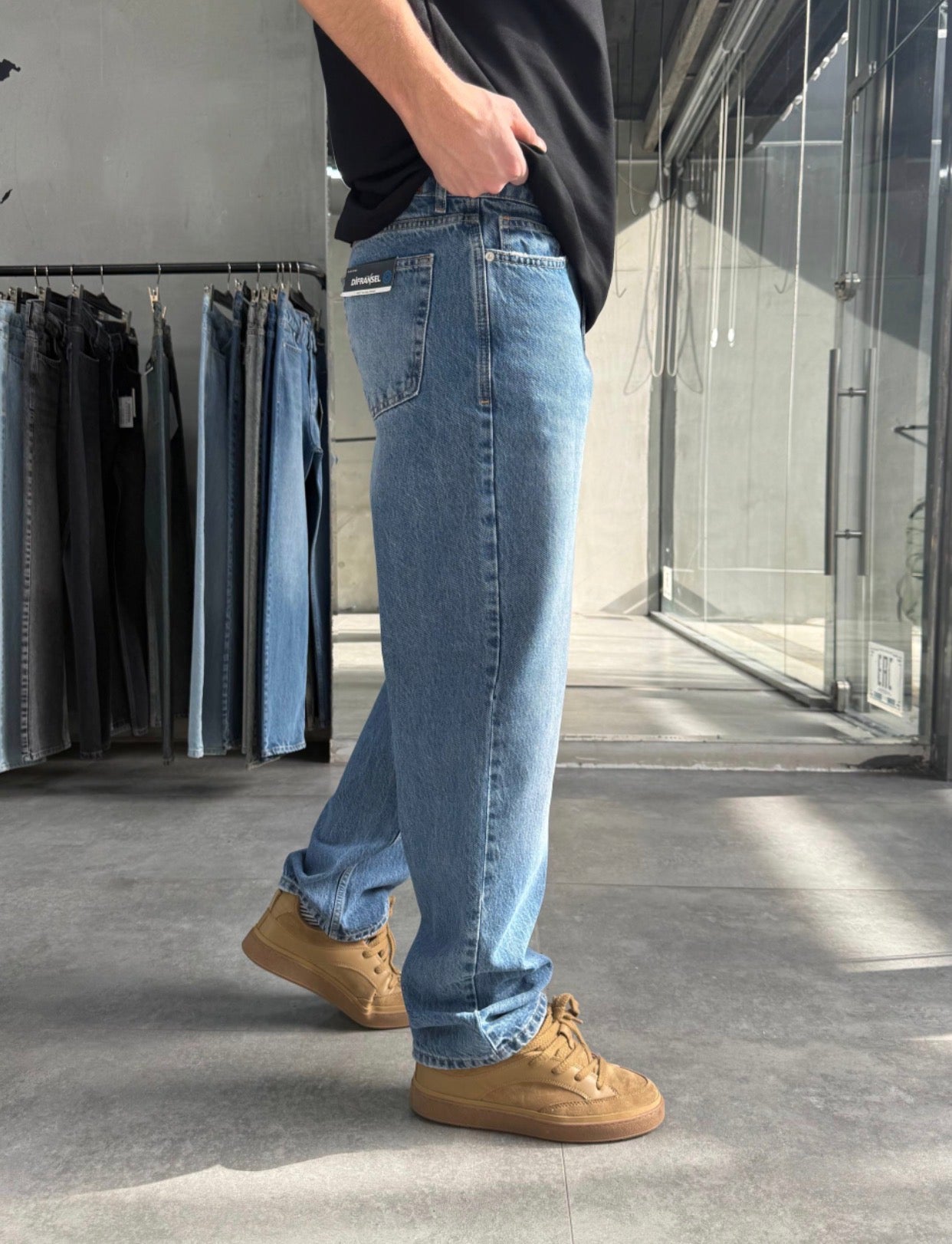 Relaxed Fit Light Wash Jeans -Art 3107 - k2