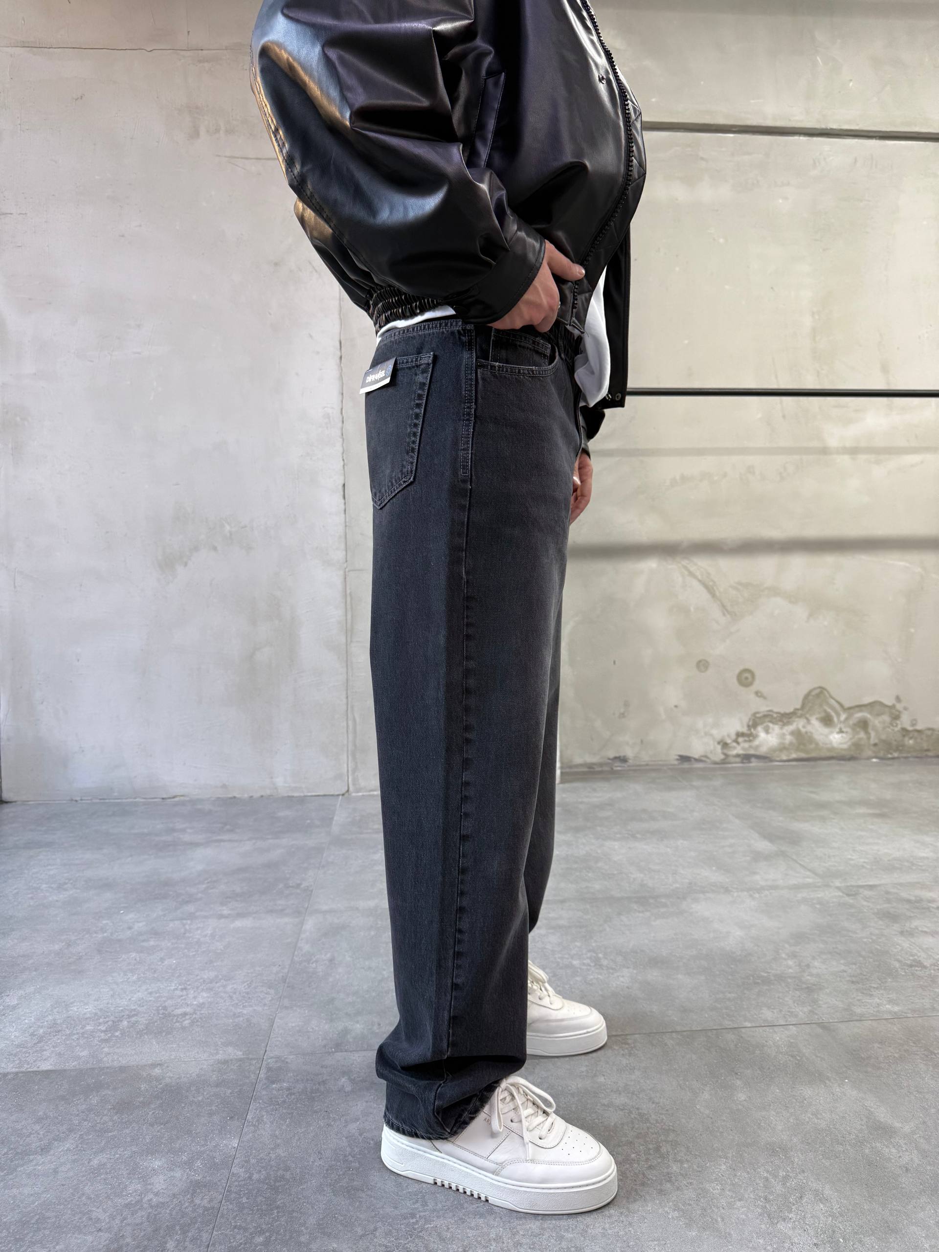 Washed Black Wide-Leg Jeans- 0130