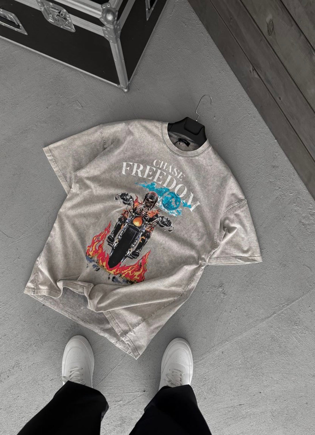 CHASE FREEDOM Graphic T-Shirt – Washed Grey - 0180