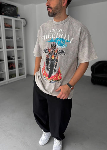 CHASE FREEDOM Graphic T-Shirt – Washed Grey - 0180
