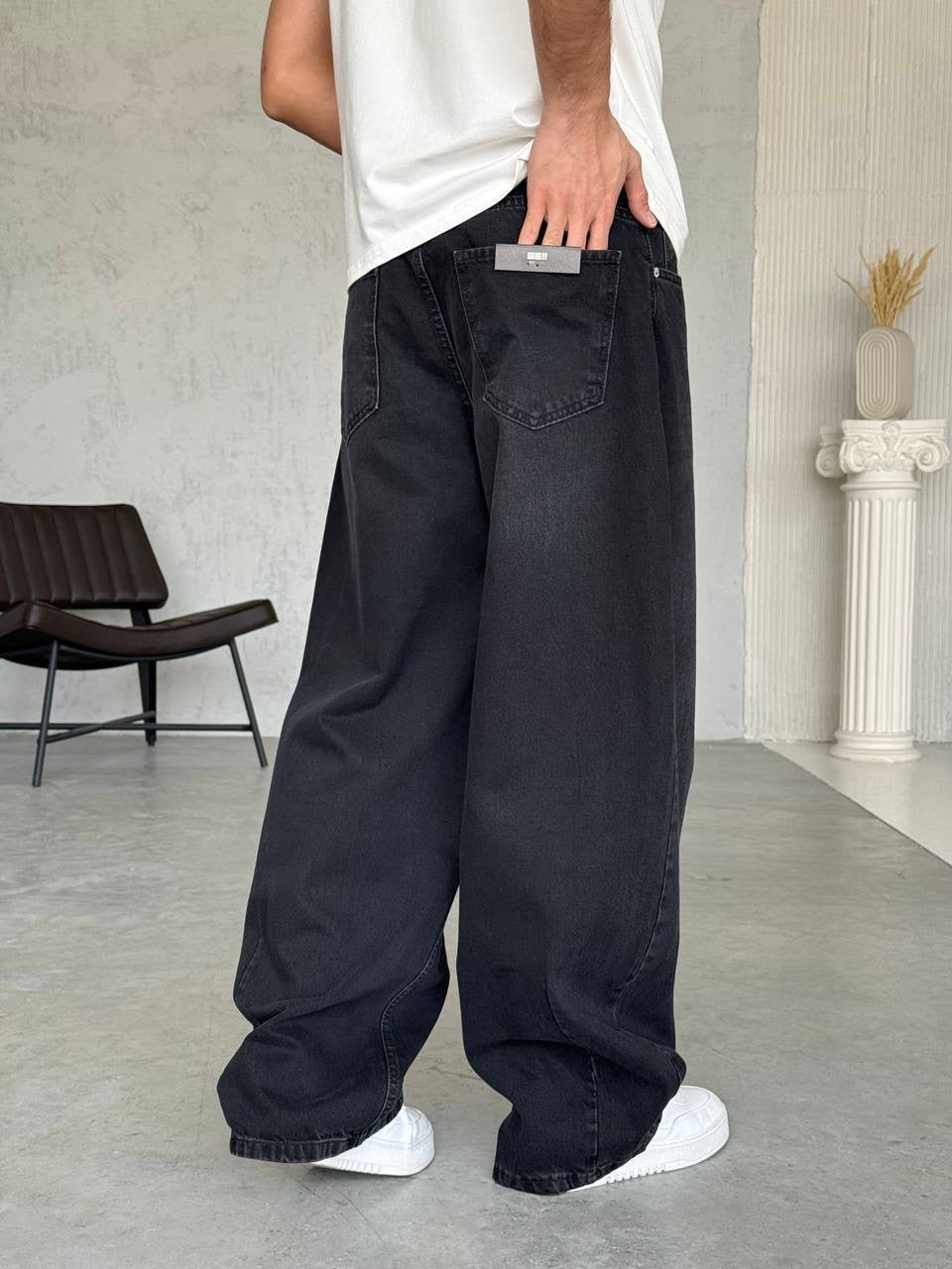 Relaxed Fit Wide-Leg Black Jeans - 0175