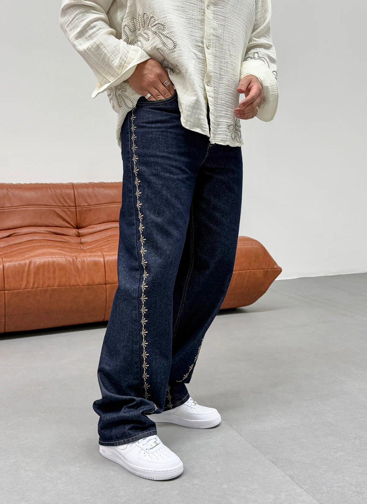 White legs navy blue jeans - 0097